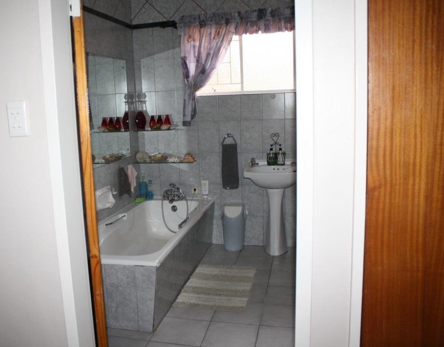 3 Bedroom Property for Sale in Carters Glen Northern Cape